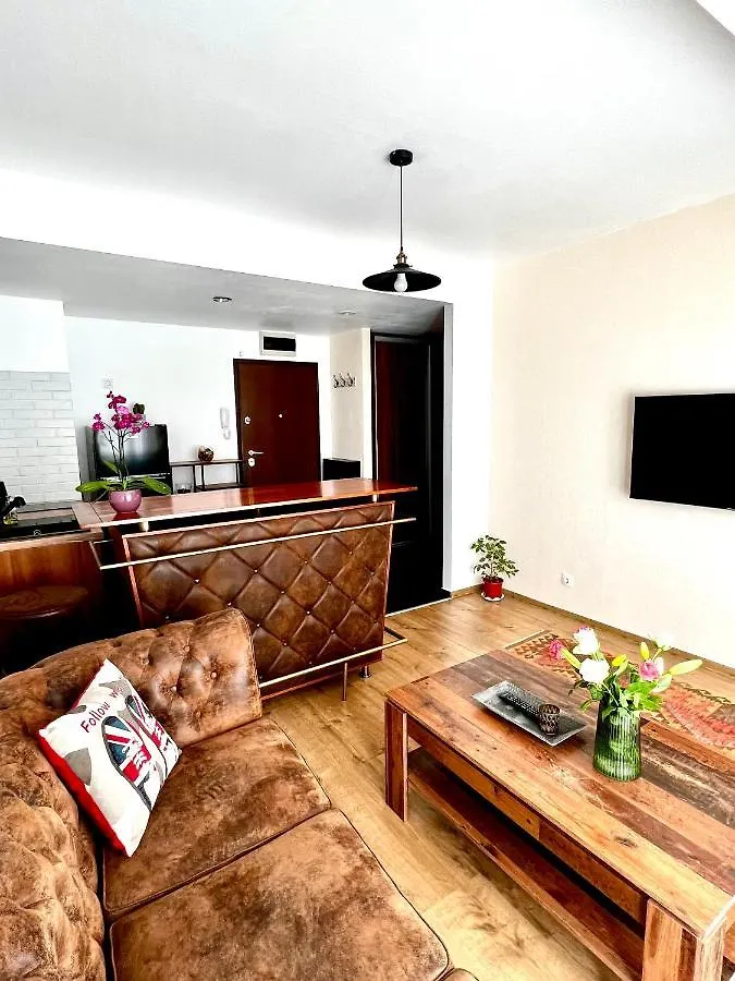 Apartment Wood Story - Modern 1Br Apt Near City Center With Parking Bucharest