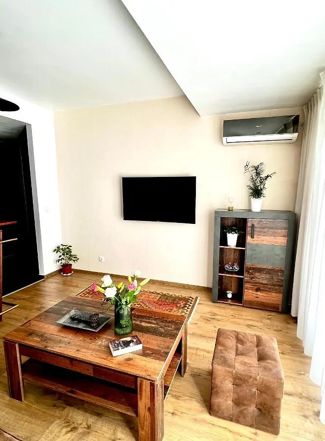 Apartment Wood Story - Modern 1Br Apt Near City Center With Parking Bucharest Romania