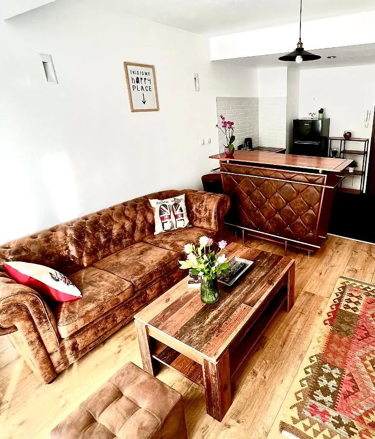 Apartment Wood Story - Modern 1Br Apt Near City Center With Parking Bucharest