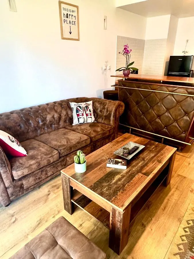 Wood Story - Modern 1Br Apt Near City Center With Parking Bucharest 0*,