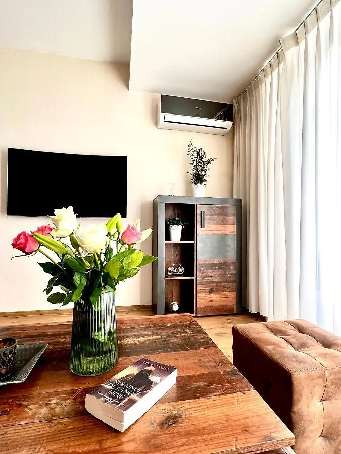 Apartment Wood Story - Modern 1Br Apt Near City Center With Parking Bucharest