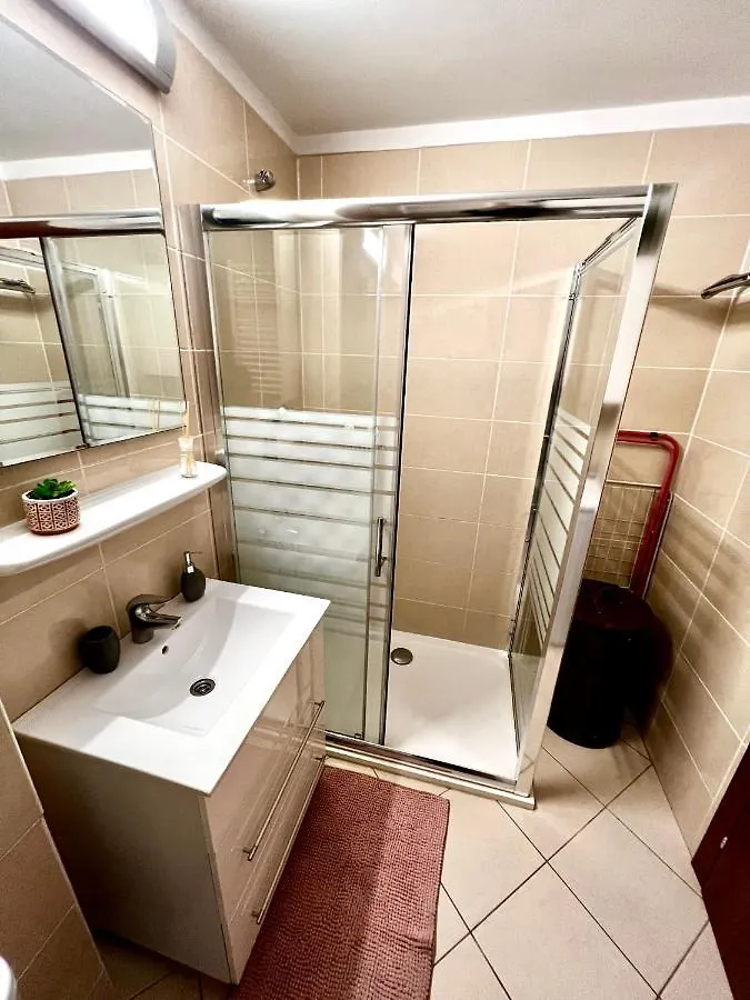 Wood Story - Modern 1Br Apt Near City Center With Parking Bucharest 0*,